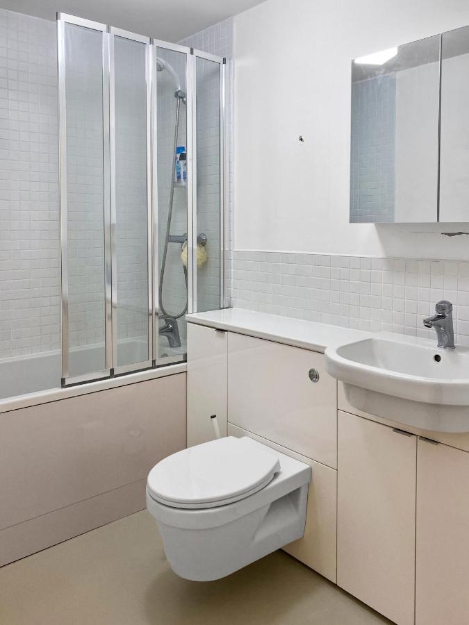 RARE Church Converted 1-Bed Apartment in London Exterior foto