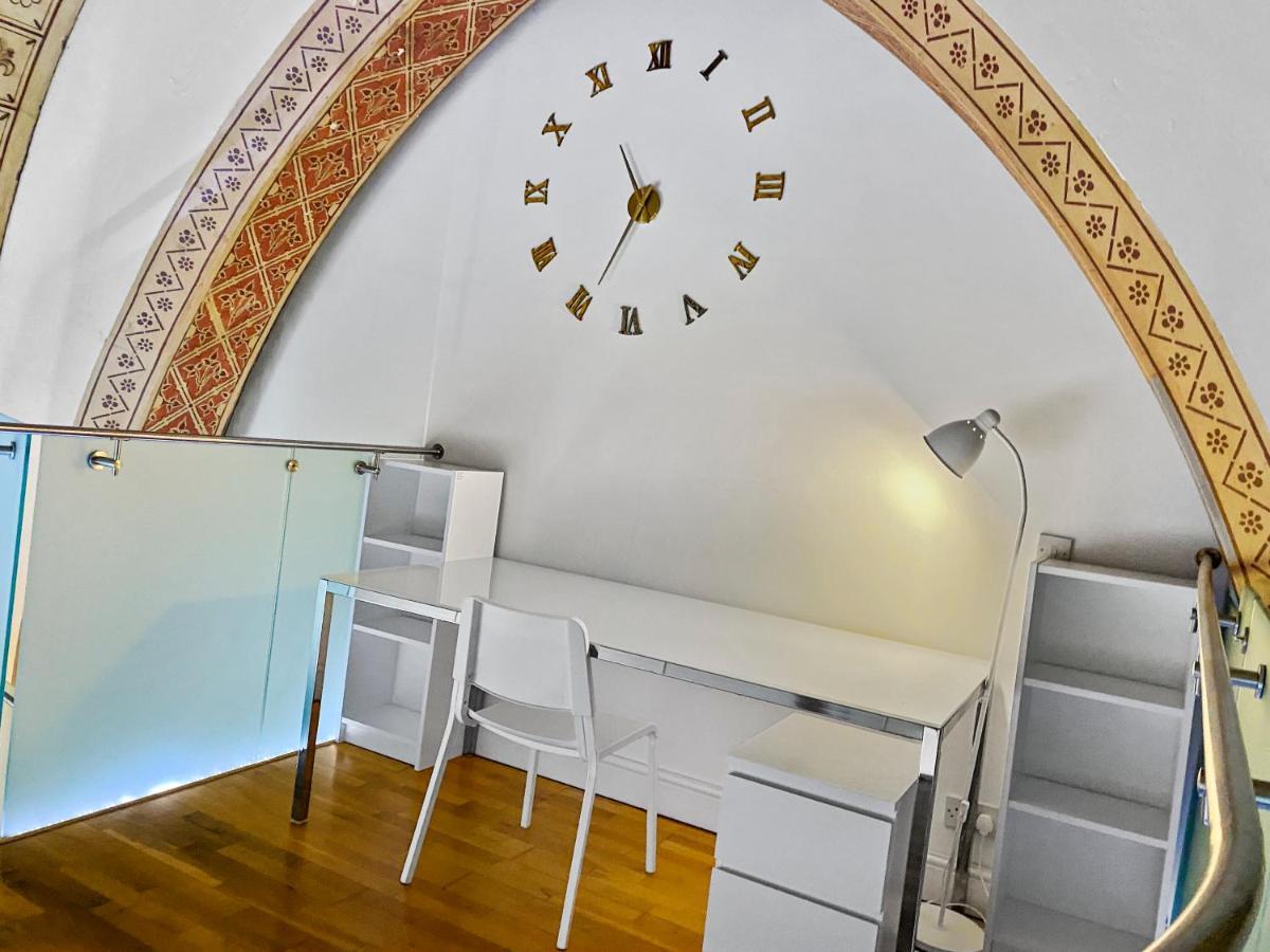 RARE Church Converted 1-Bed Apartment in London Exterior foto