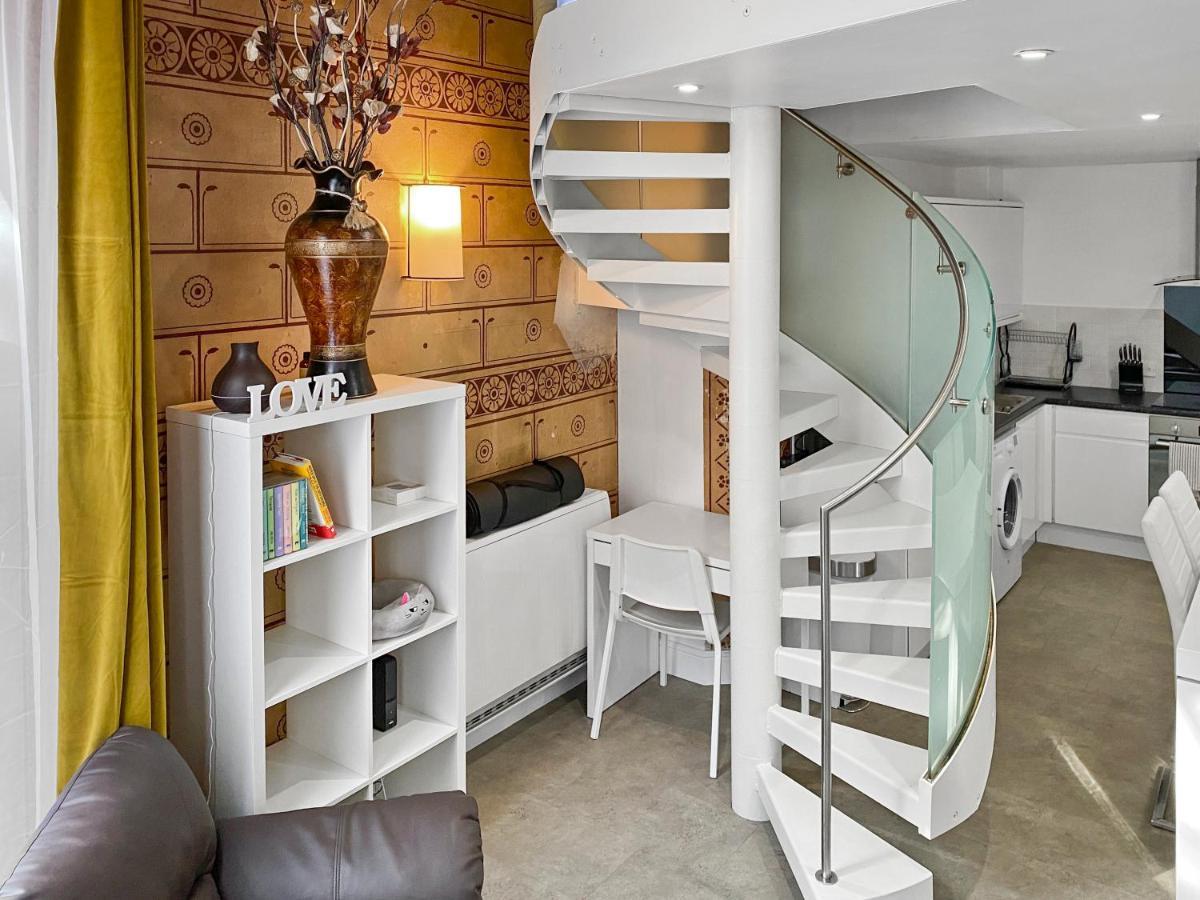 RARE Church Converted 1-Bed Apartment in London Exterior foto